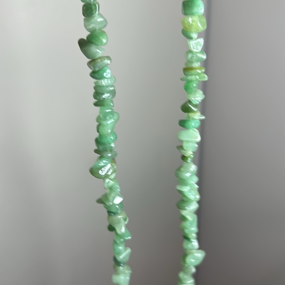 Green Aventurine Chip Bead Strand - Picture 2 of 4